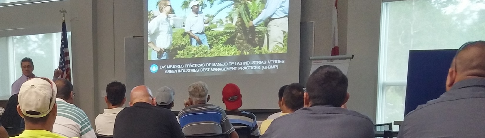 Landscape professionals attend bilingual horticulture training