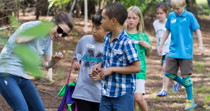 4-H Children with leader