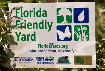 A Florida Friendly Landscaping sign