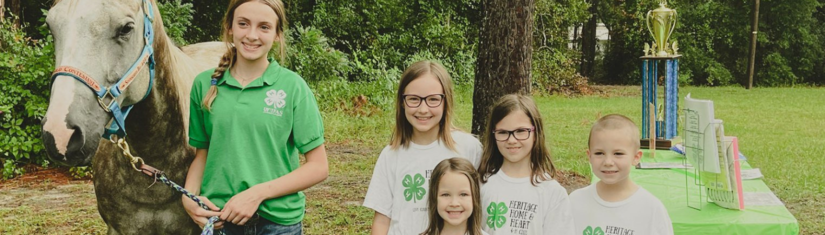 4-H Members standing together