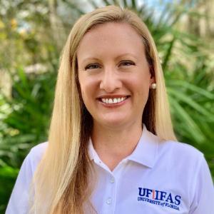 Anne Yasalonis Headshot New Cropped