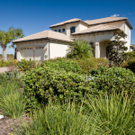 front exterior of home with florida-friendly landscaping. [credit: uf/ifas, tyler jones]
