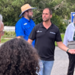 a sarasota county extension staff member discusses water protection and conservation during a group outing. [credit: uf/ifas extension sarasota county]